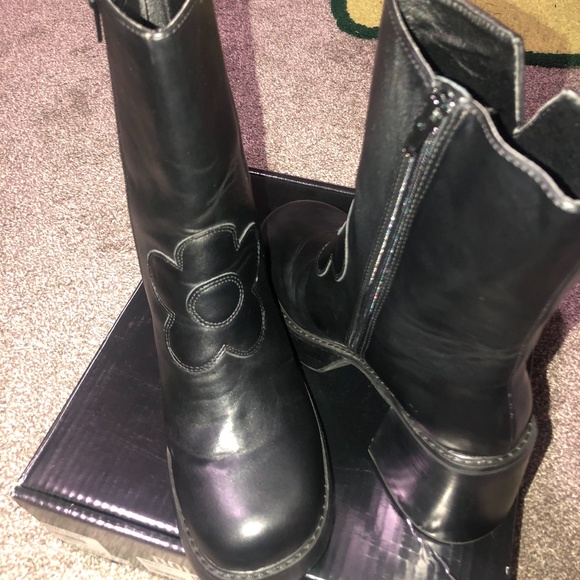 DollzKill // dELiA*s Mile A Minute Ankle Boots // size (11) - Picture 6 of 7